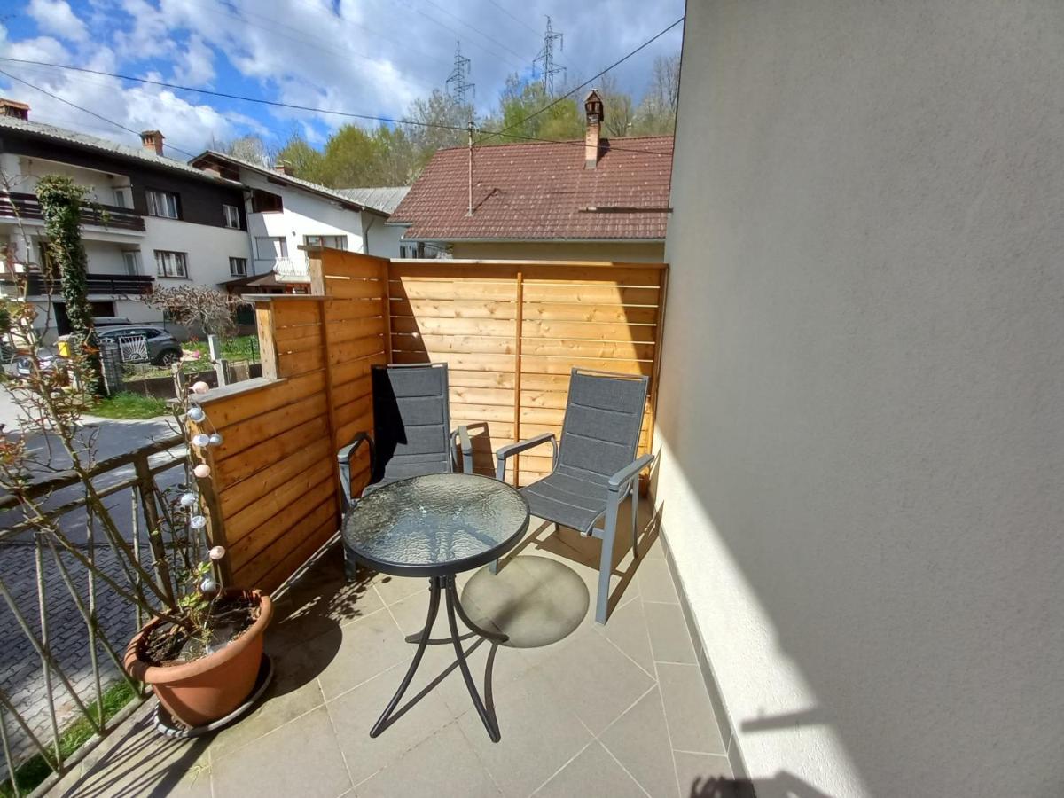 Lovely 2-Bedroom Appartment With Free Parking Dobrova Exterior photo